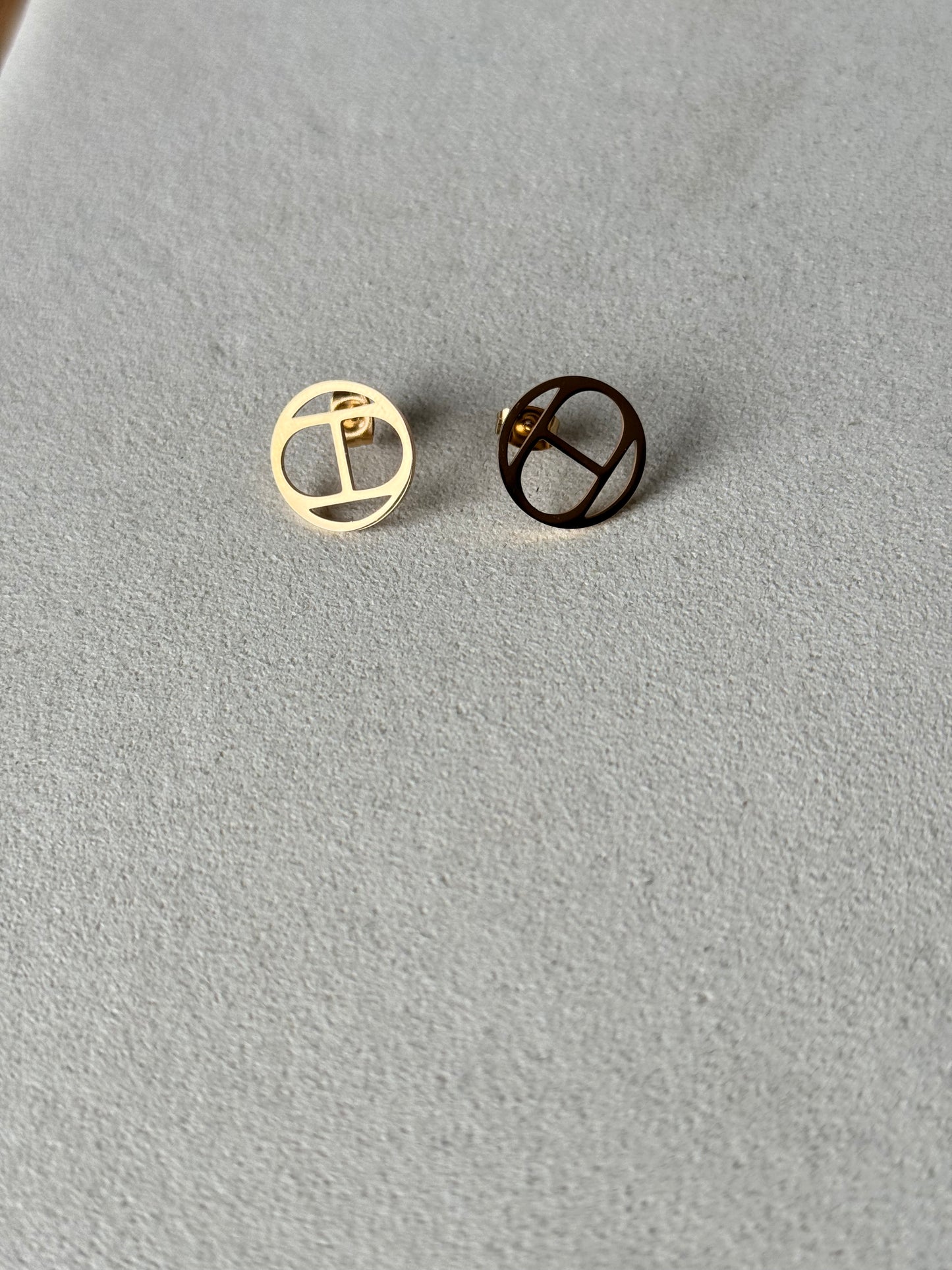 Boucle d'oreille H 1