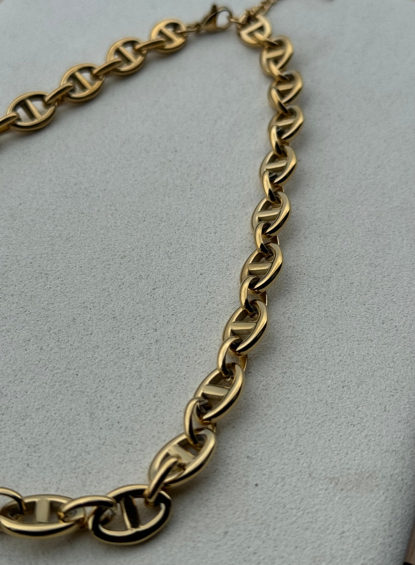 Collier H 2