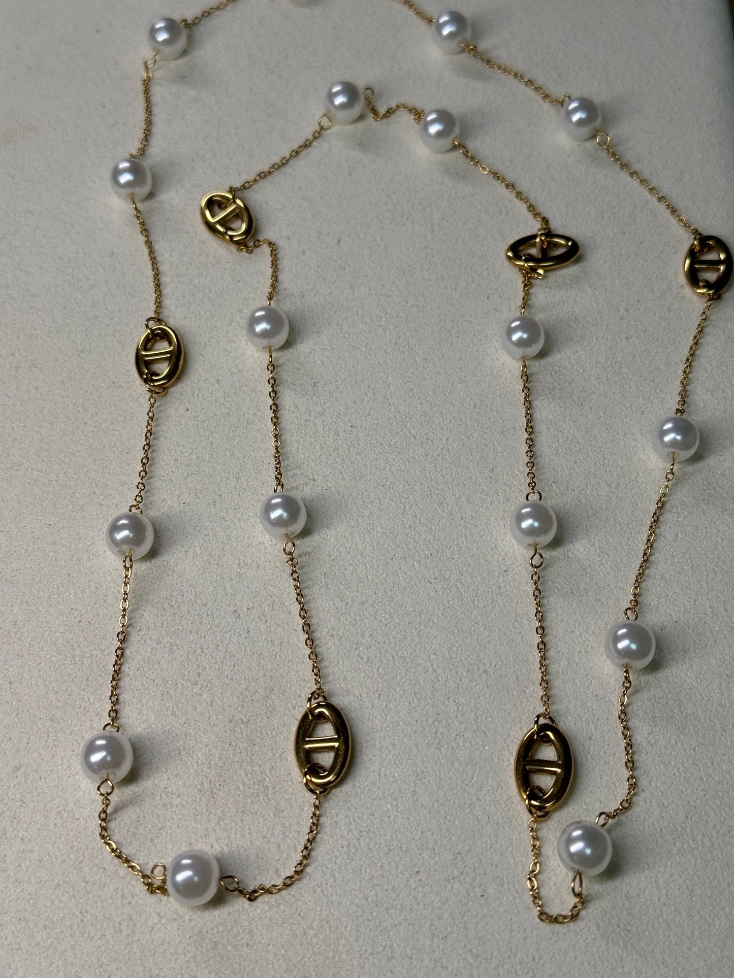 Collier H 6