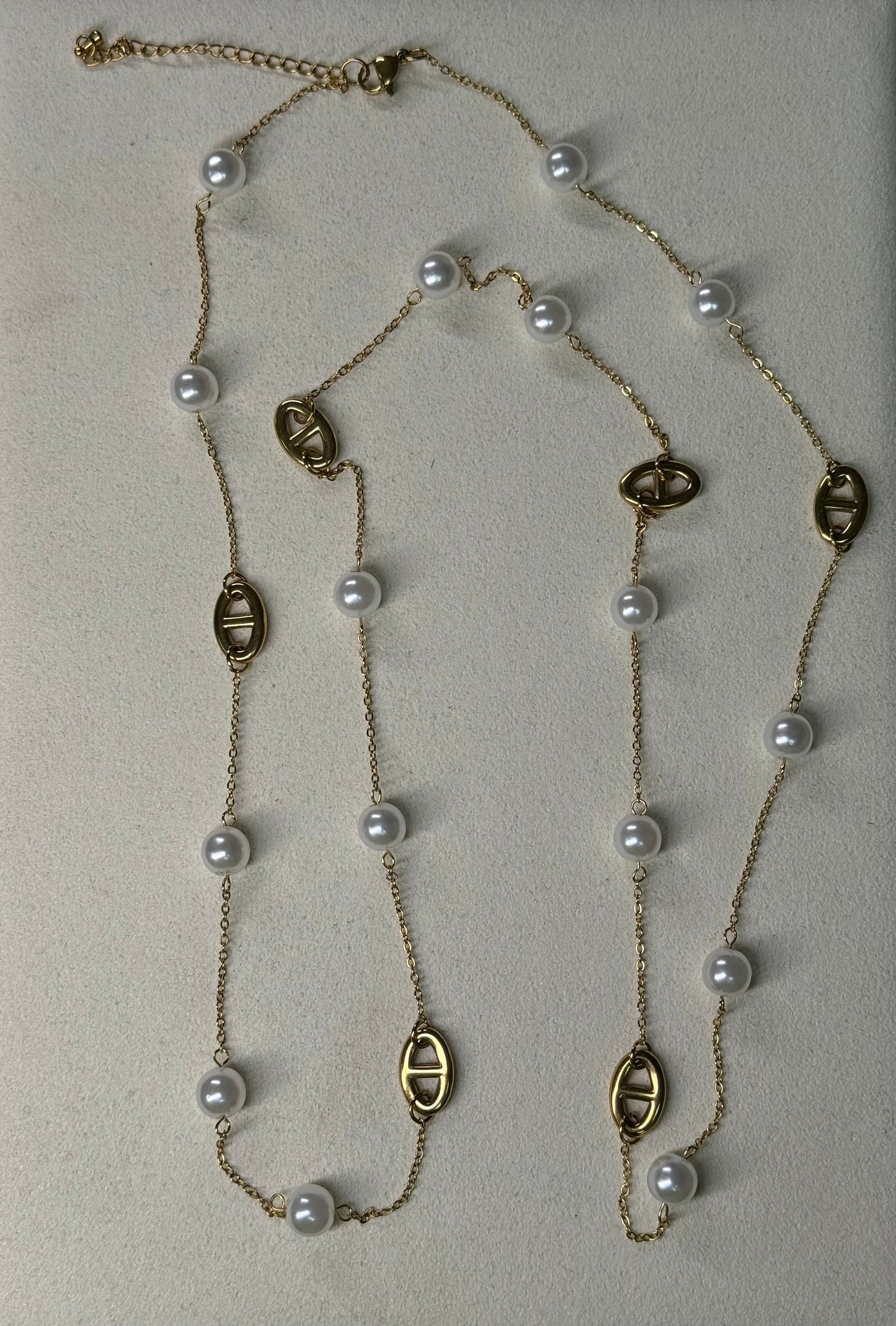Collier H 6
